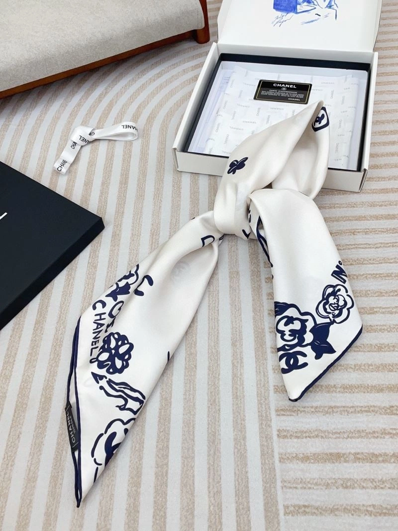 Minimalist Chanel Scarf 271951