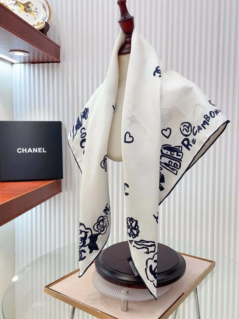 Minimalist Chanel Scarf 271951