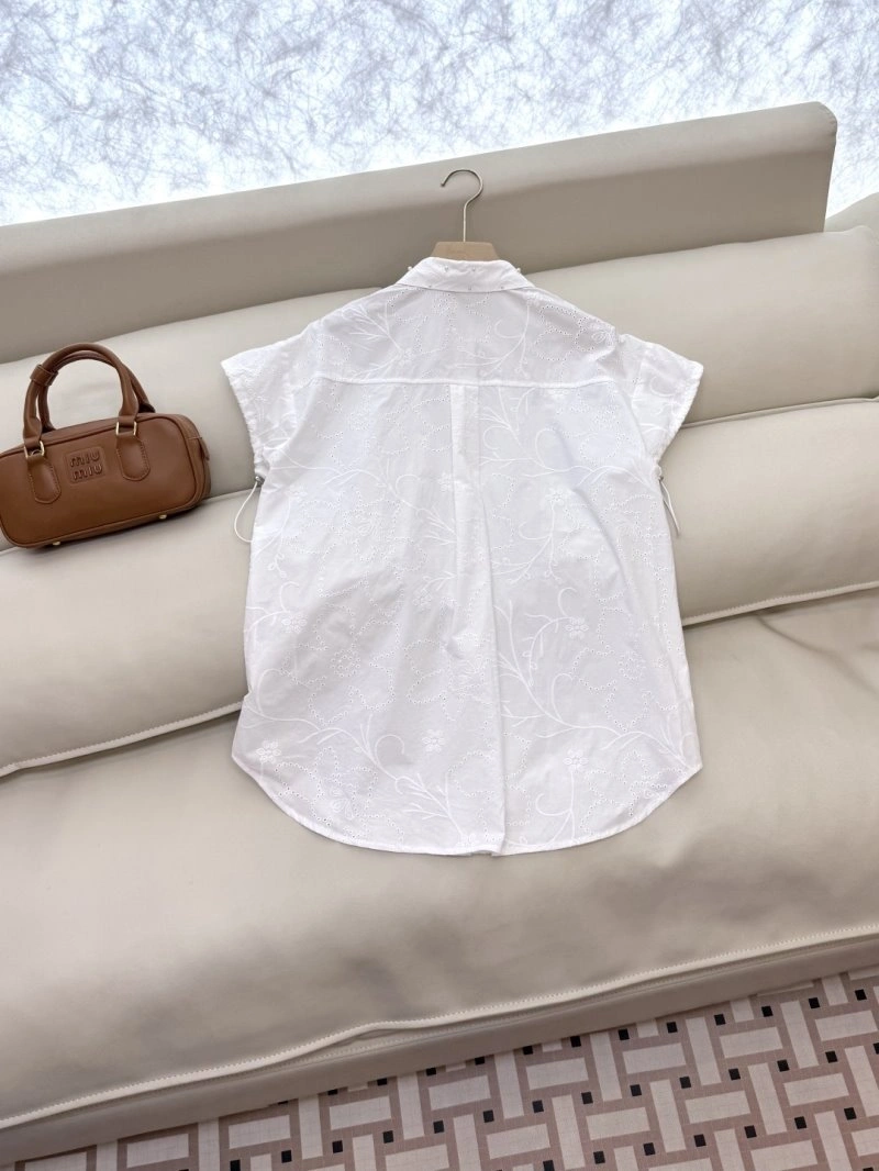 Sleek Chanel Shirts 109761