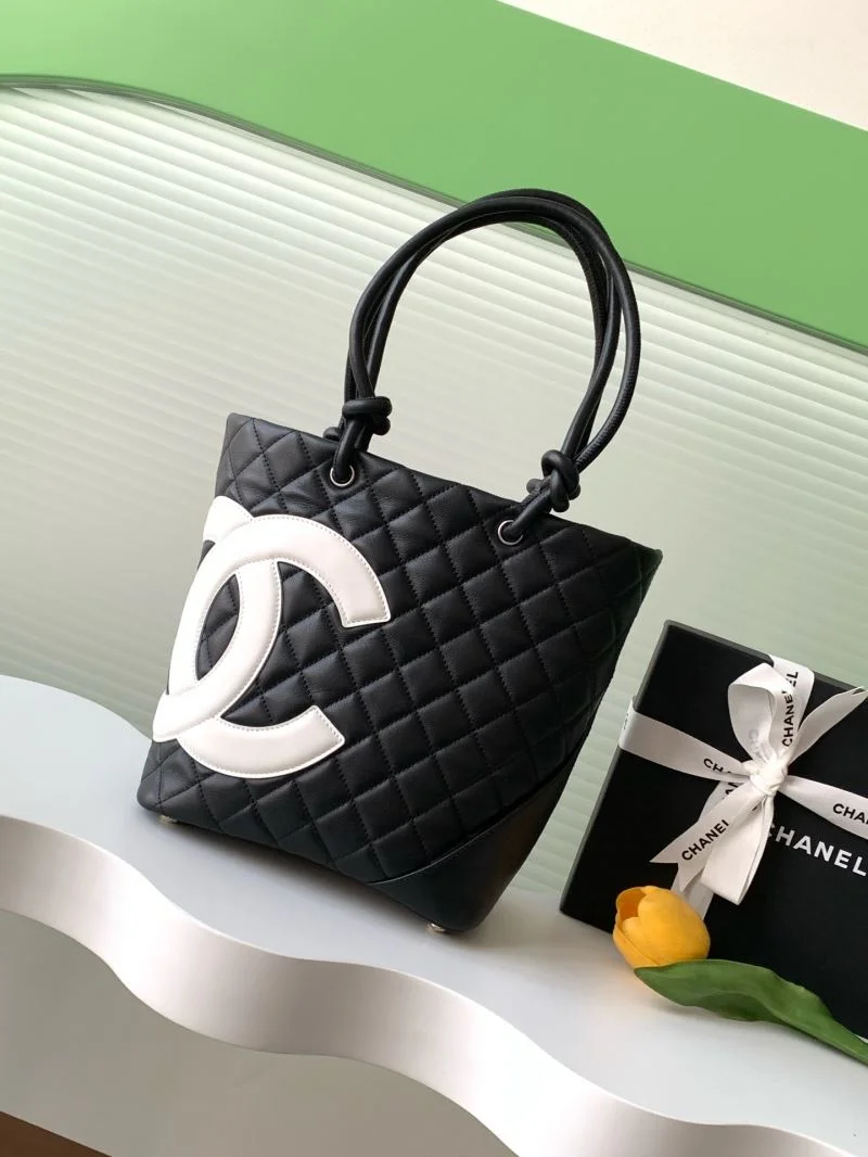 EyeCatching Chanel Shopping Bags 53816
