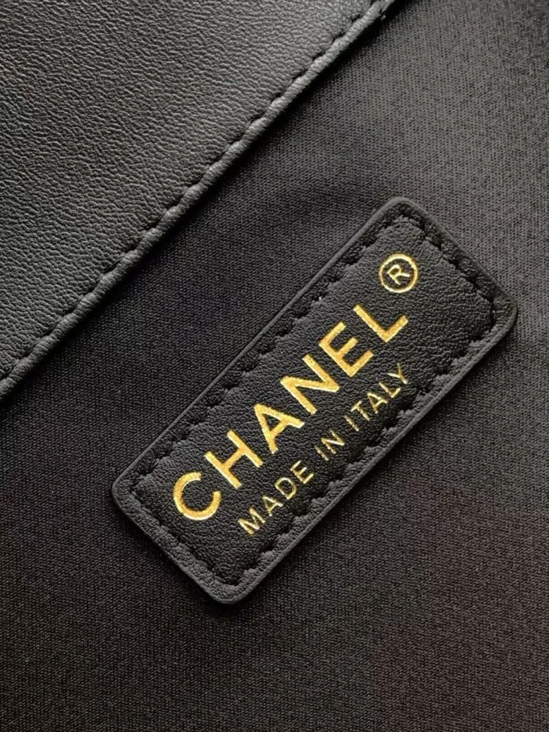 EyeCatching Chanel Shopping Bags 53791