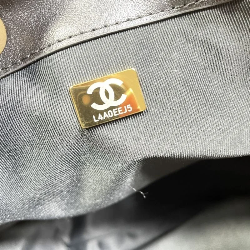 Effortless Chanel Shopping Bags 52691
