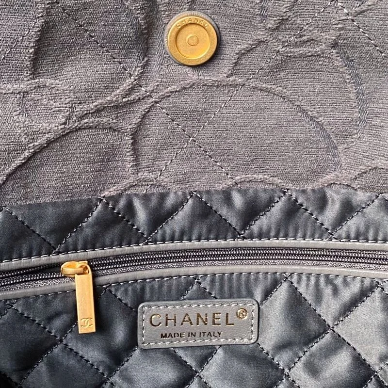 Bright Chanel Shopping Bags 52754