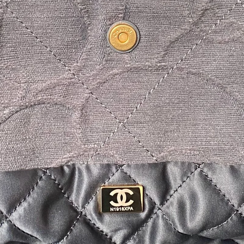 Bright Chanel Shopping Bags 52754