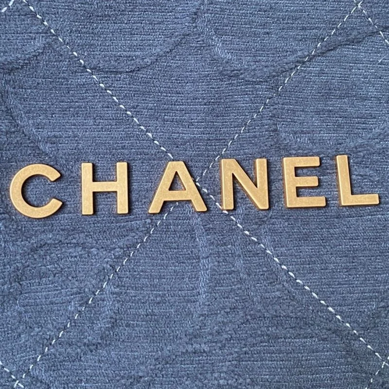 ModernLook Chanel Shopping Bags 52670