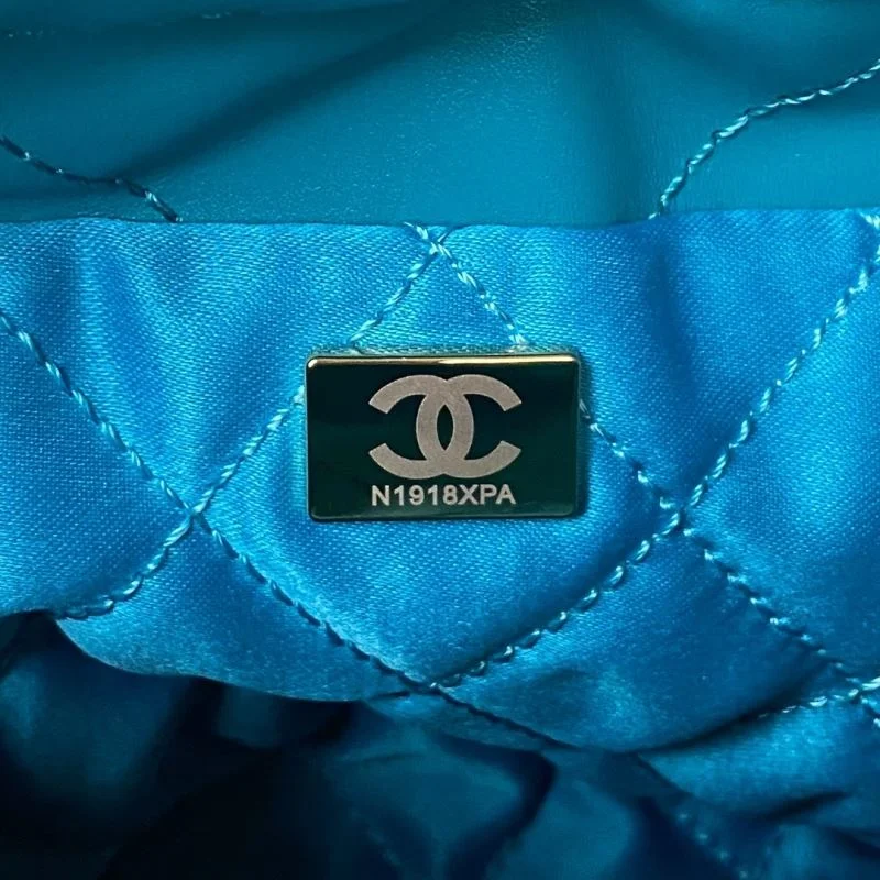 TechFriendly Chanel Shopping Bags 52652