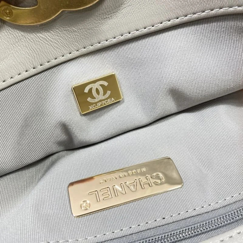 Fashionable Chanel Shopping Bags 52632