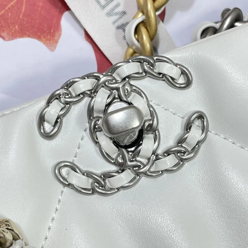 FashionForward Chanel Shopping Bags 52642