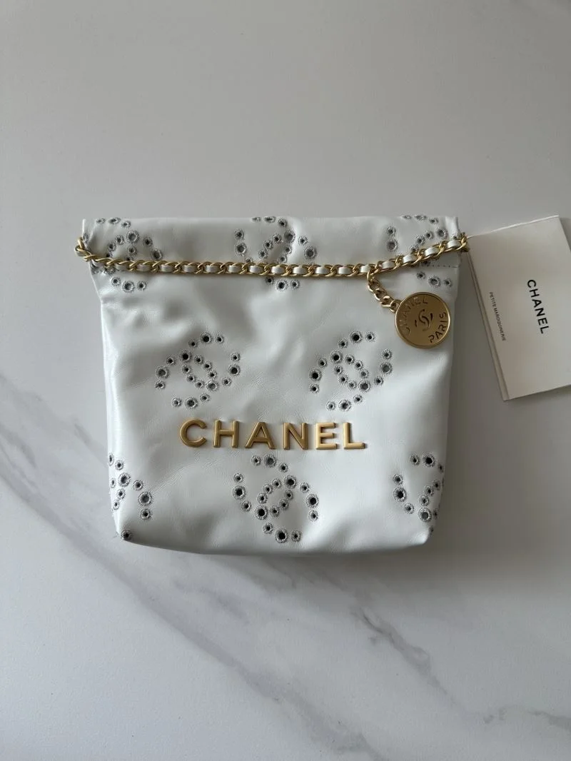 EyeCatching Chanel Shopping Bags 52600