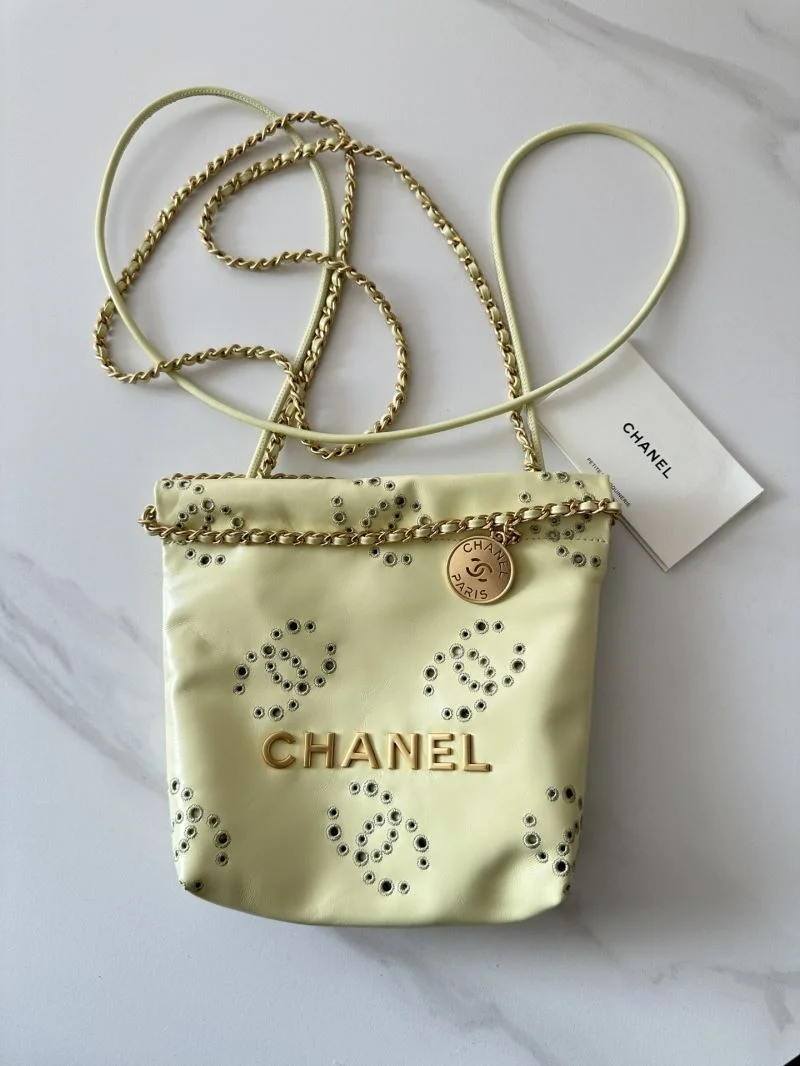 Chanel Shopping Bags Snug 52594