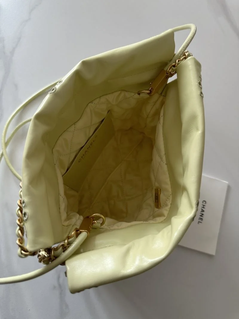 Chanel Shopping Bags Snug 52594