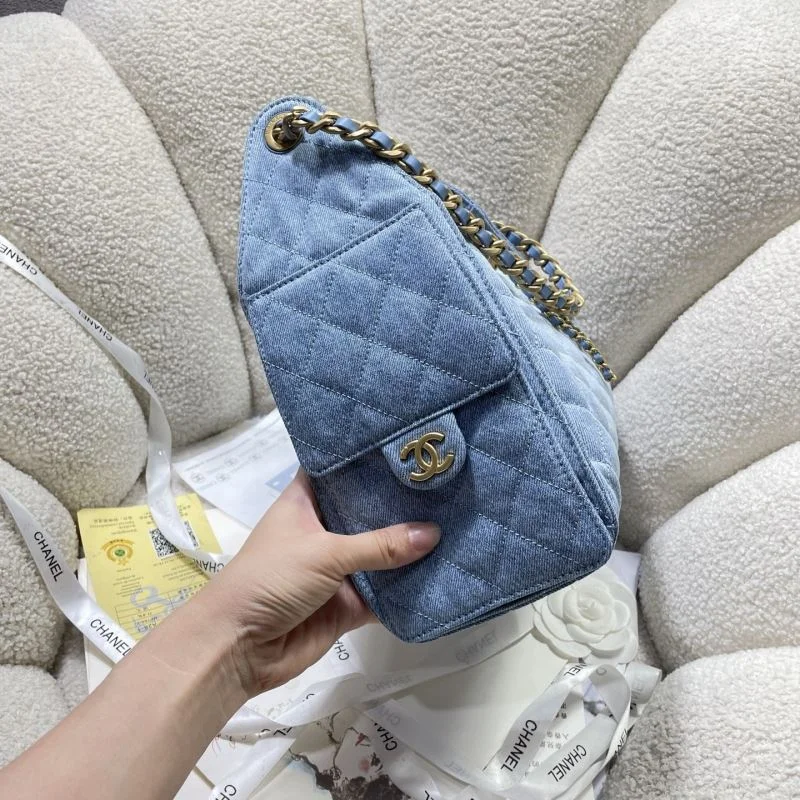 Trendsetting Chanel Shopping Bags 52623