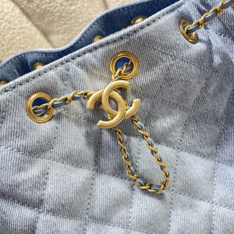 Trendsetting Chanel Shopping Bags 52623