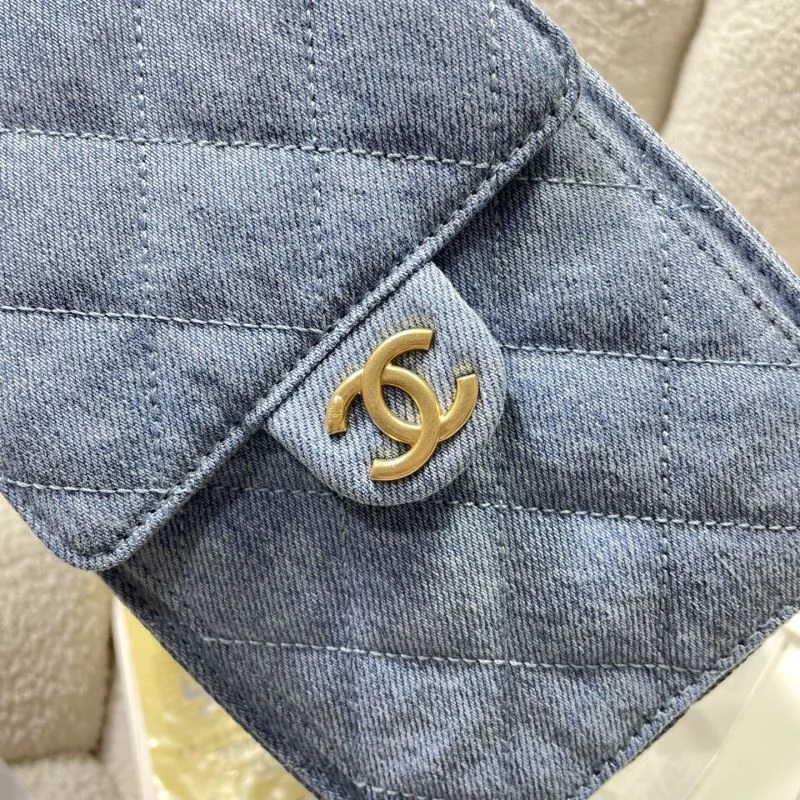 Trendsetting Chanel Shopping Bags 52623