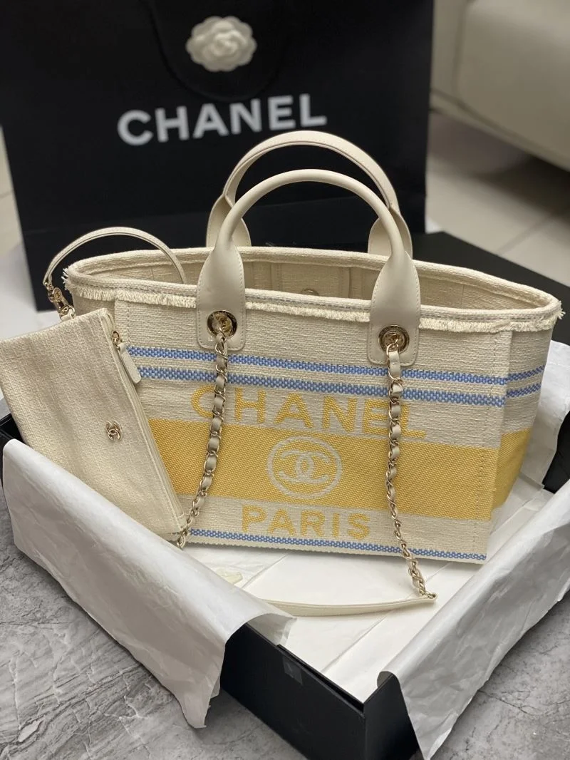 ZipUp Chanel Shopping Bags 52631