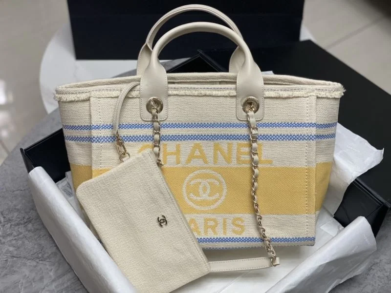 ZipUp Chanel Shopping Bags 52631