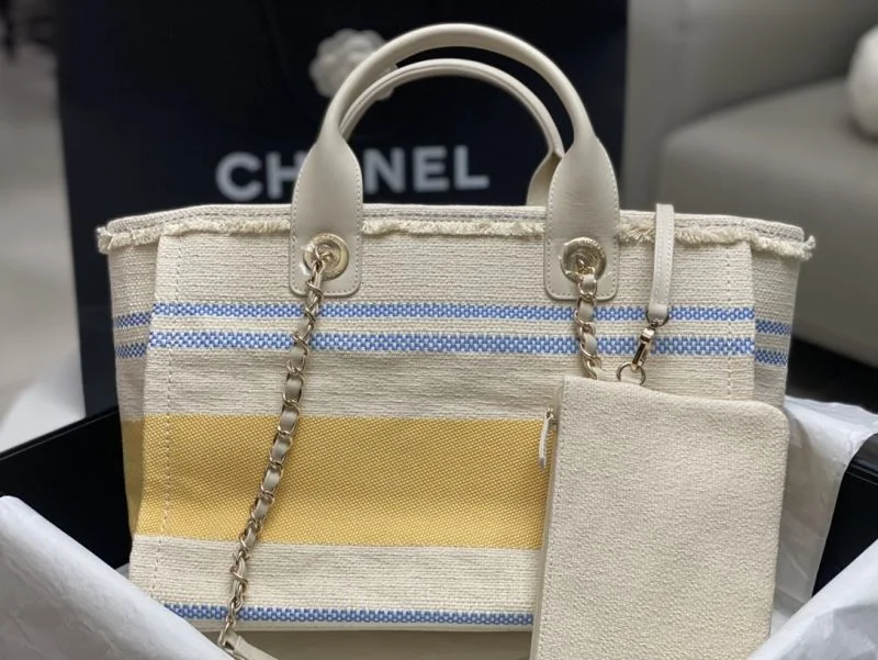ZipUp Chanel Shopping Bags 52631