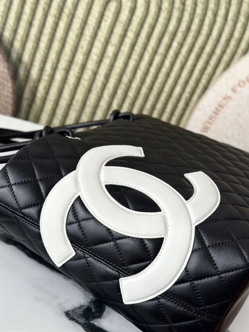 Chanel Shopping Bags ModernLook 52557