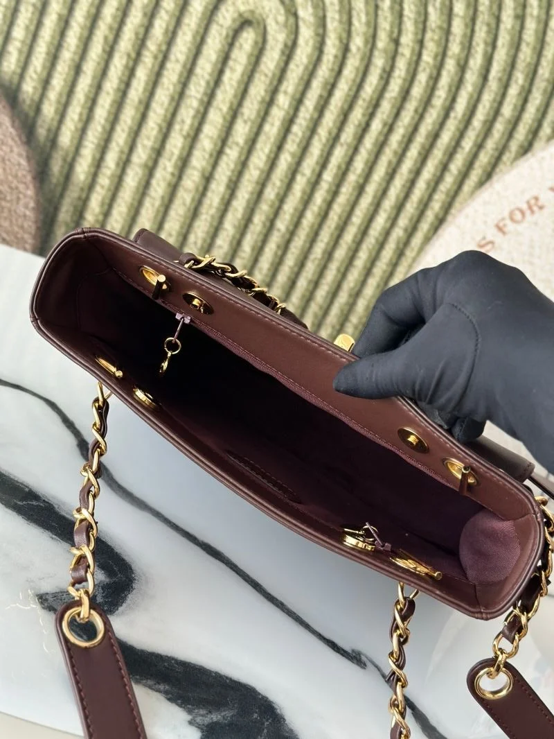 Chanel Shopping Bags Trendsetting 52548