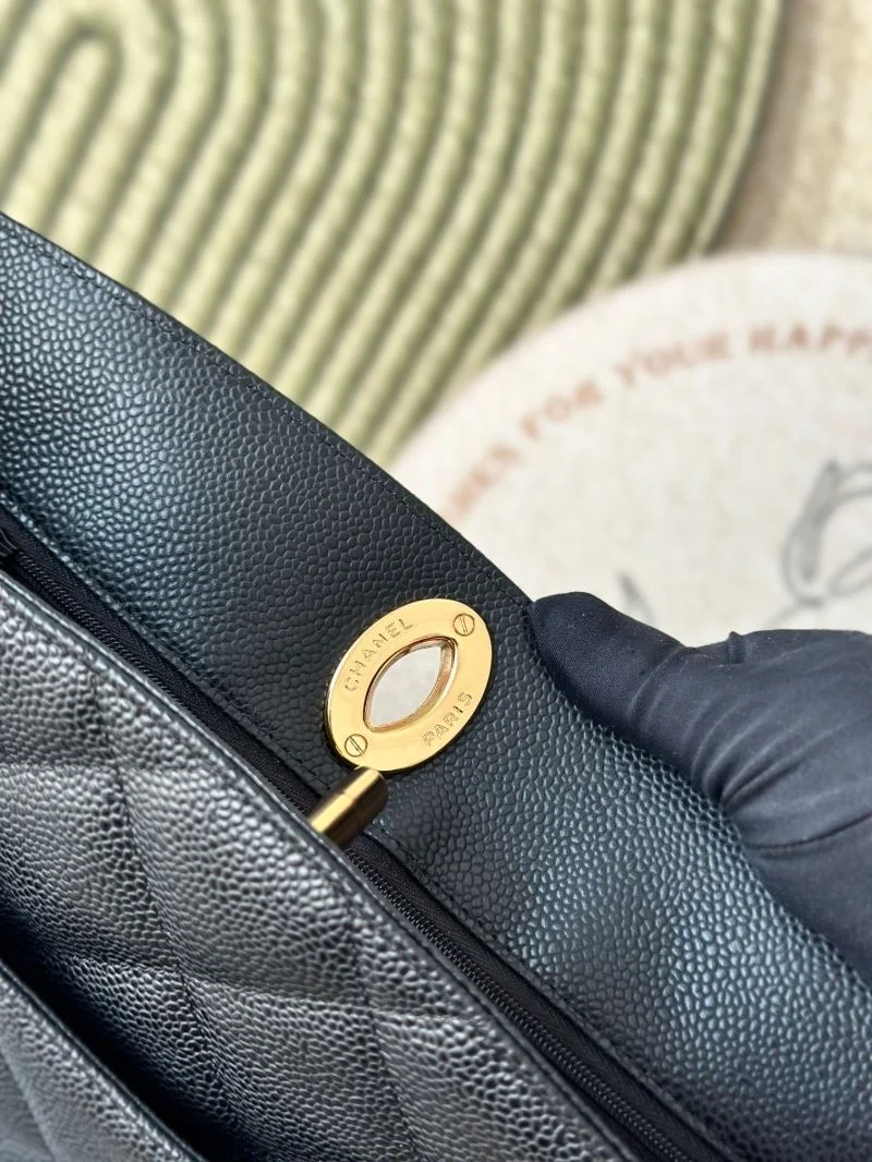 Chanel Shopping Bags ModernLook 52539
