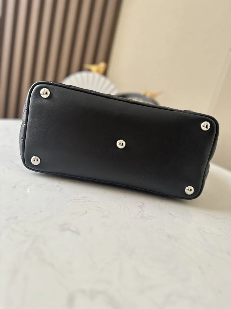 MoistureWicking Chanel Shopping Bags 52533