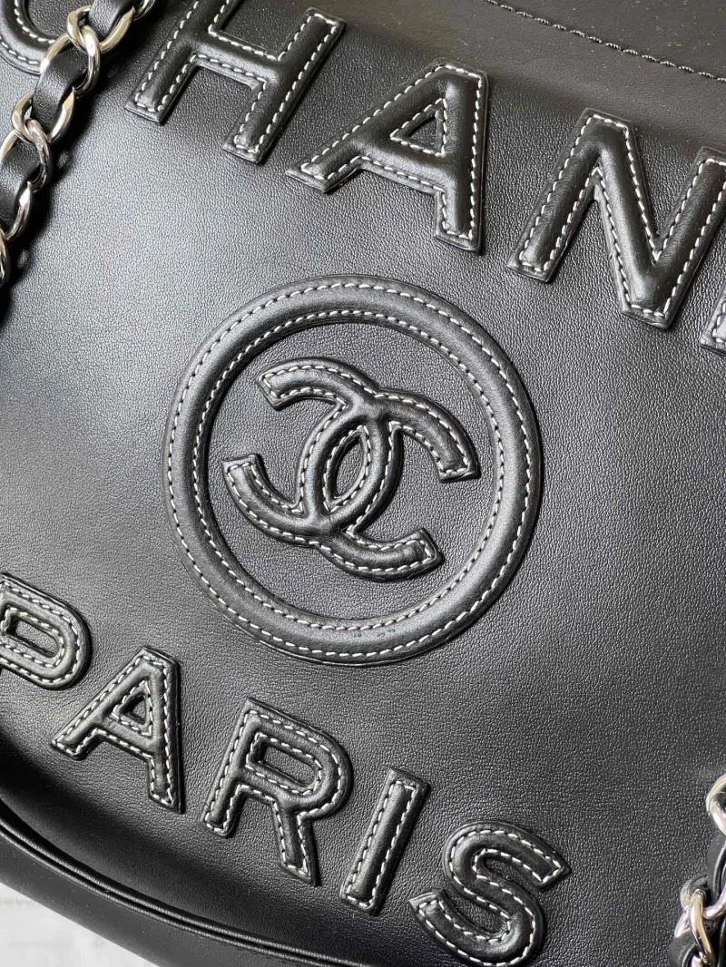 Chanel Shopping Bags TechFriendly 54825