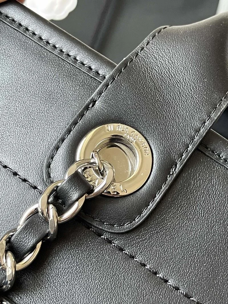 Chanel Shopping Bags TechFriendly 54825