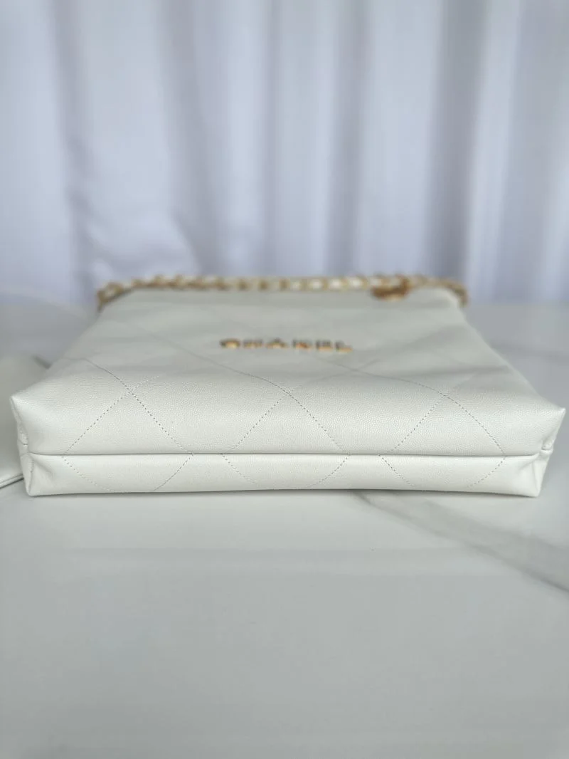 Bold Chanel Shopping Bags 54836