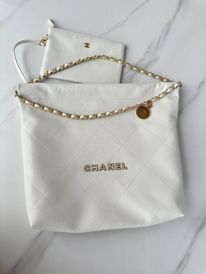 Bold Chanel Shopping Bags 54836