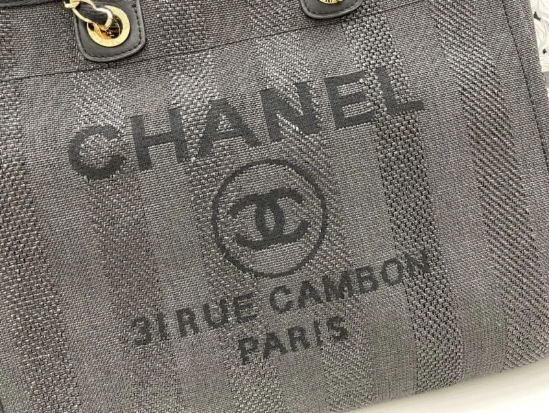 Snug Chanel Shopping Bags 54787