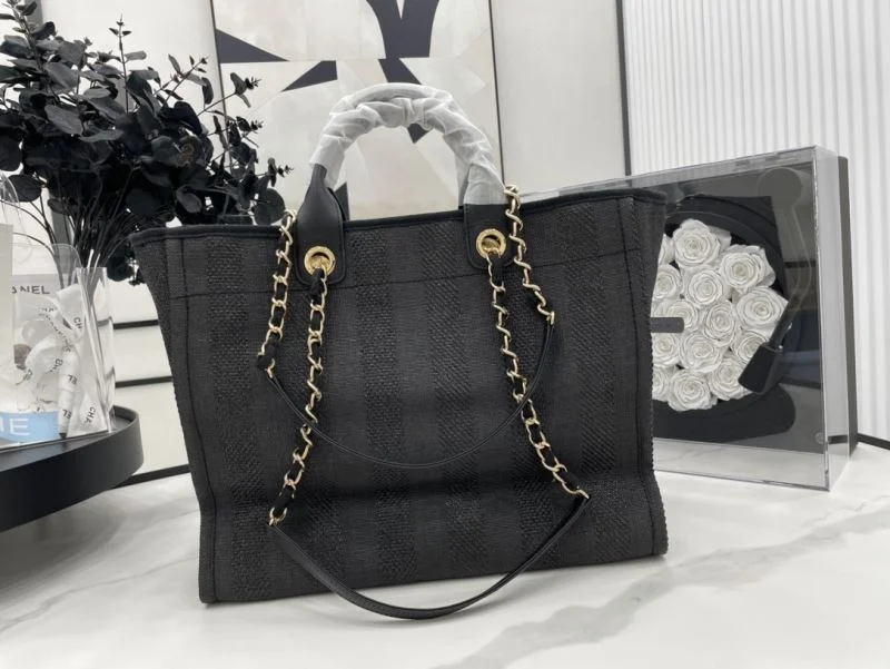 Snug Chanel Shopping Bags 54787