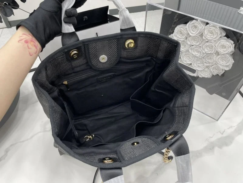 Snug Chanel Shopping Bags 54787