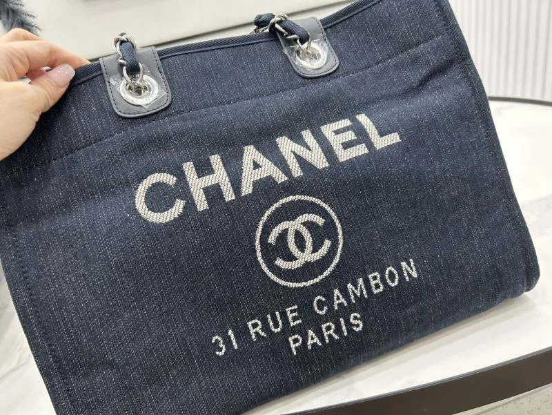 Versatile Chanel Shopping Bags 54770
