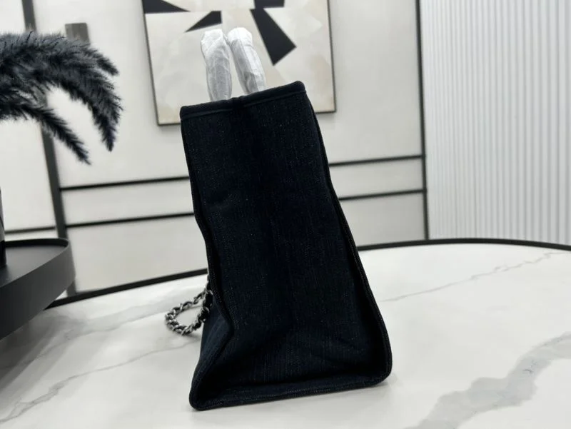 Versatile Chanel Shopping Bags 54770