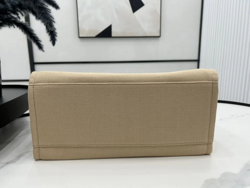 Chanel Shopping Bags TechFriendly 54765