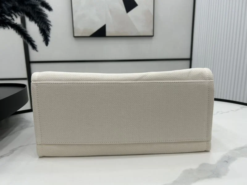 Minimalist Chanel Shopping Bags 54767