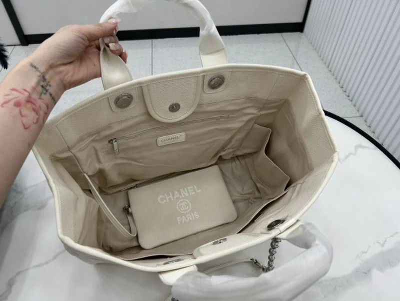 Minimalist Chanel Shopping Bags 54767