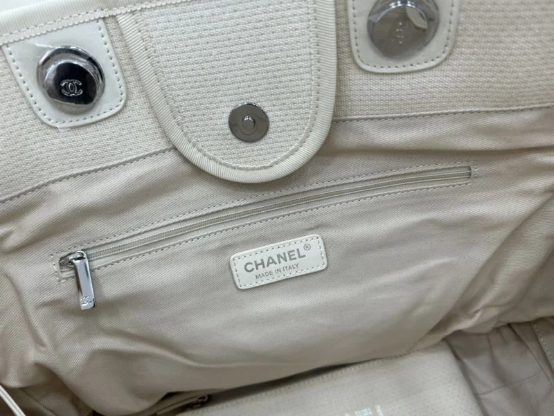 Minimalist Chanel Shopping Bags 54767