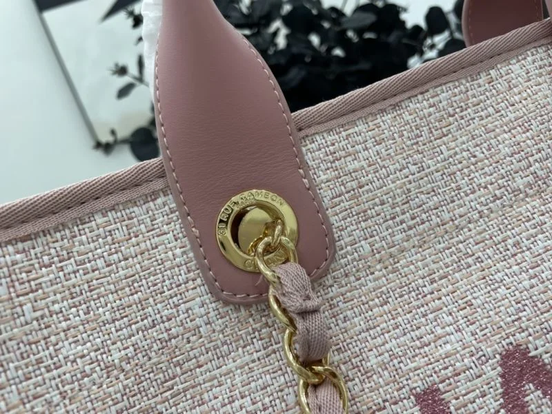 Sporty Chanel Shopping Bags 54790