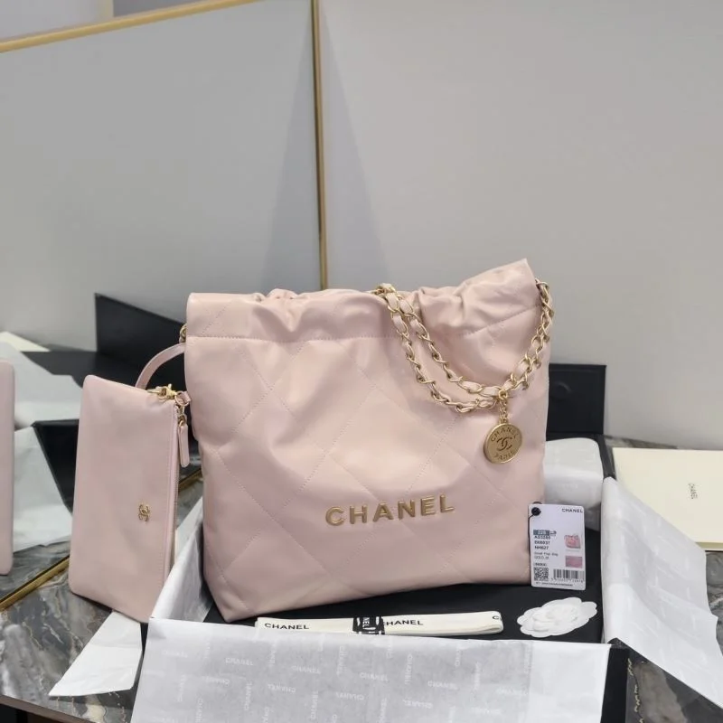 EyeCatching Chanel Shopping Bags 54736