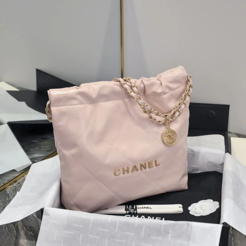 EyeCatching Chanel Shopping Bags 54736