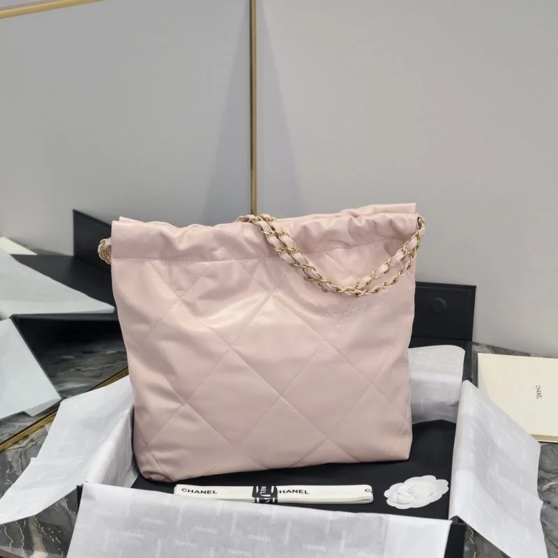 EyeCatching Chanel Shopping Bags 54736
