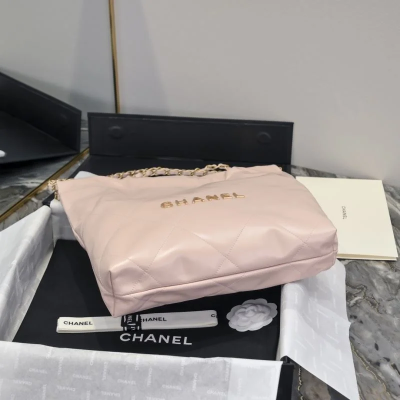 EyeCatching Chanel Shopping Bags 54736