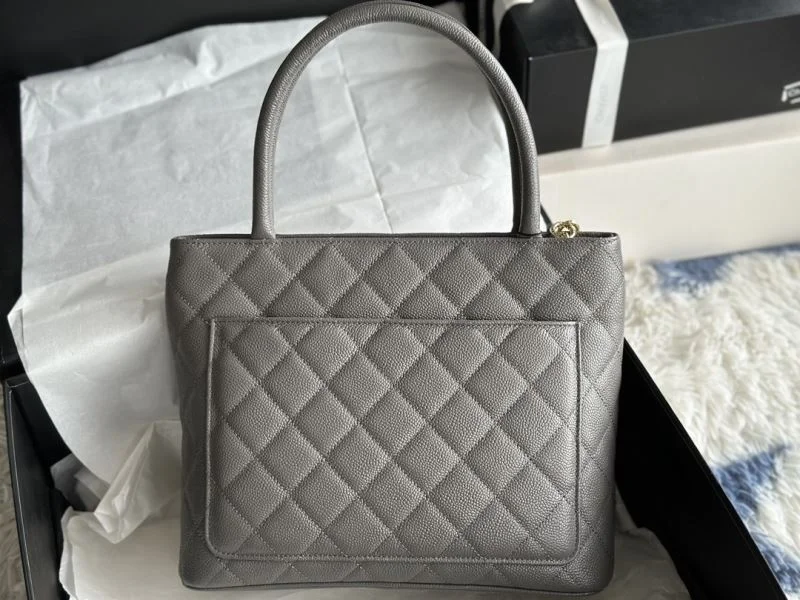 Seasonal Chanel Shopping Bags 54727