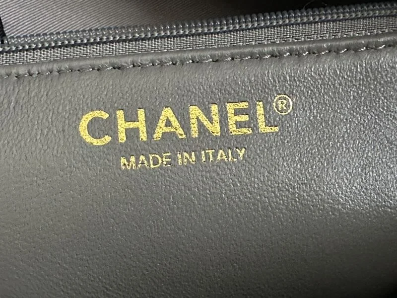 Seasonal Chanel Shopping Bags 54727