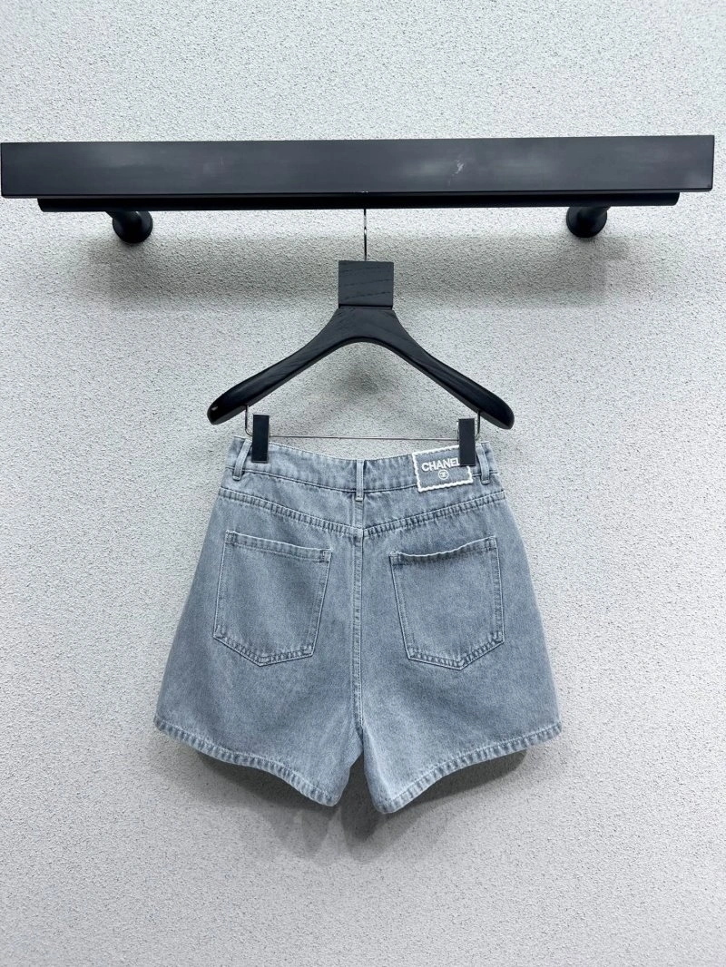 Chanel Short Pants Reliable 108781