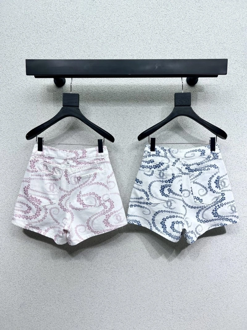 Chanel Short Pants Versatile 108770