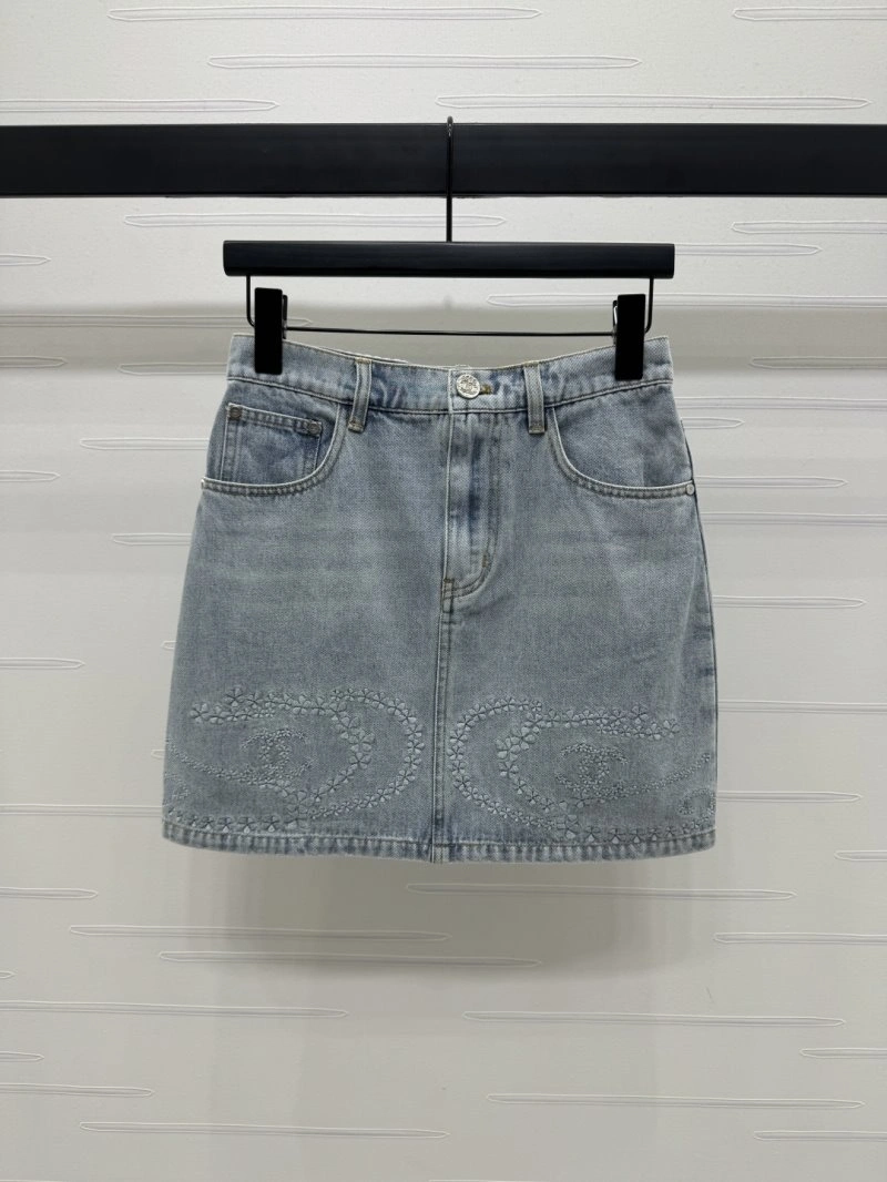 Chanel Short Pants Sleek 108773