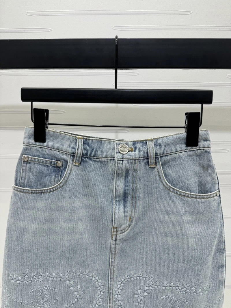 Chanel Short Pants Sleek 108773
