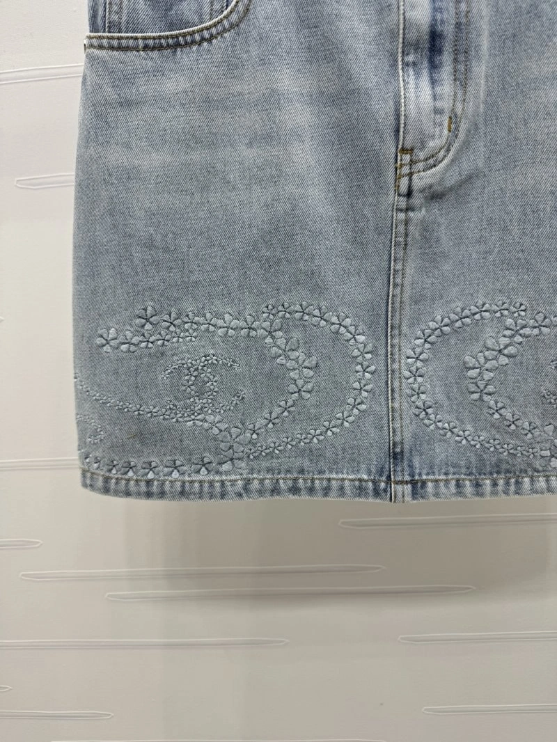 Chanel Short Pants Sleek 108773